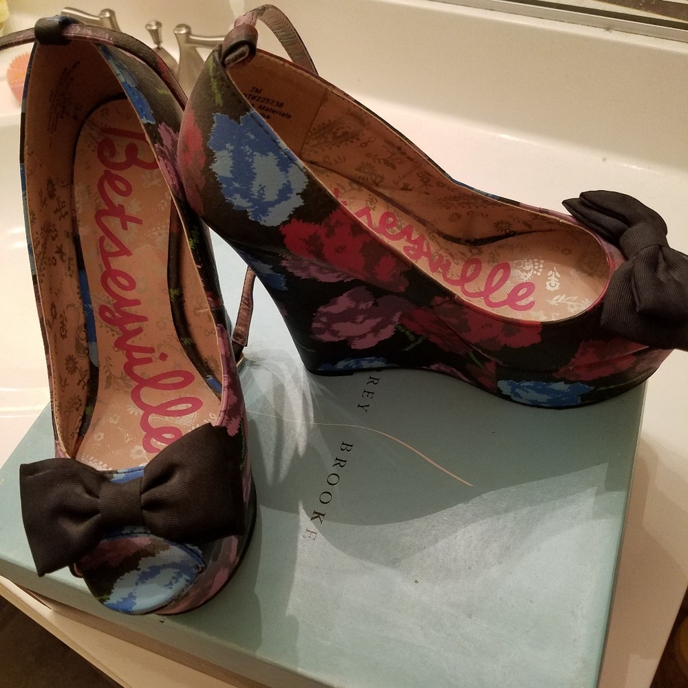 Wedges - Picture 2 of 4